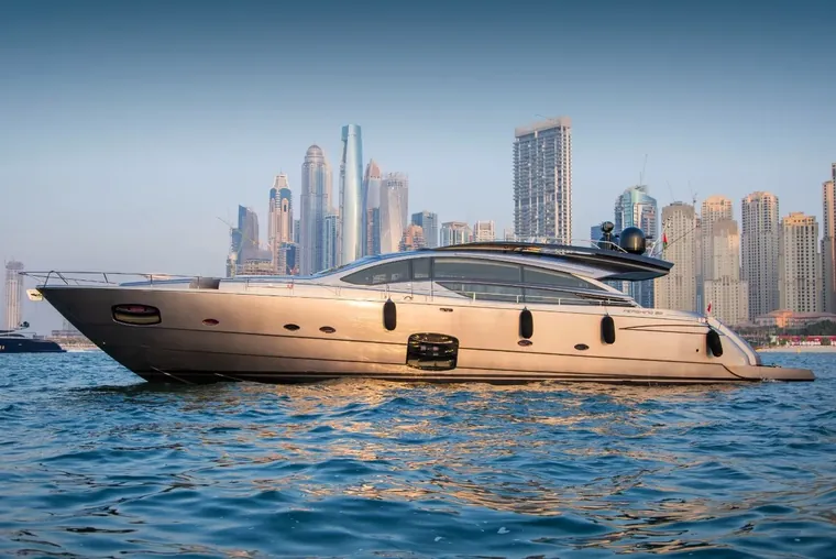 Pershing 82