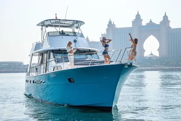 Vogue Hatteras 64