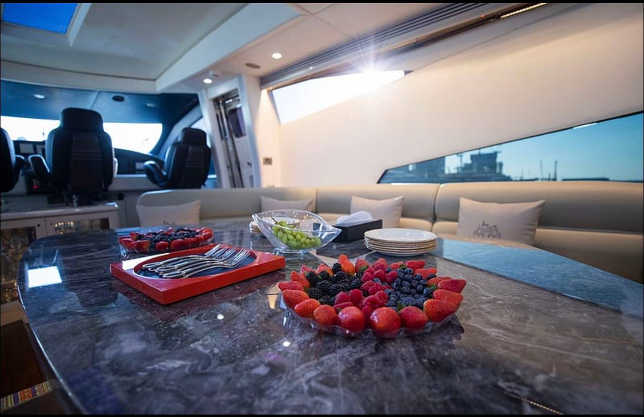 Sunseeker Predator UD30 — photo 8